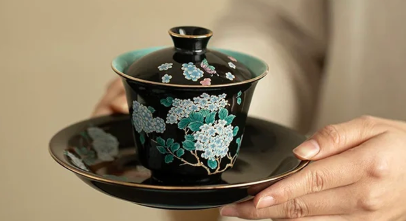 Beyond the Bag: The Connoisseur’s Guide to Chinese Loose Leaf Tea and the Art of the Gaiwan