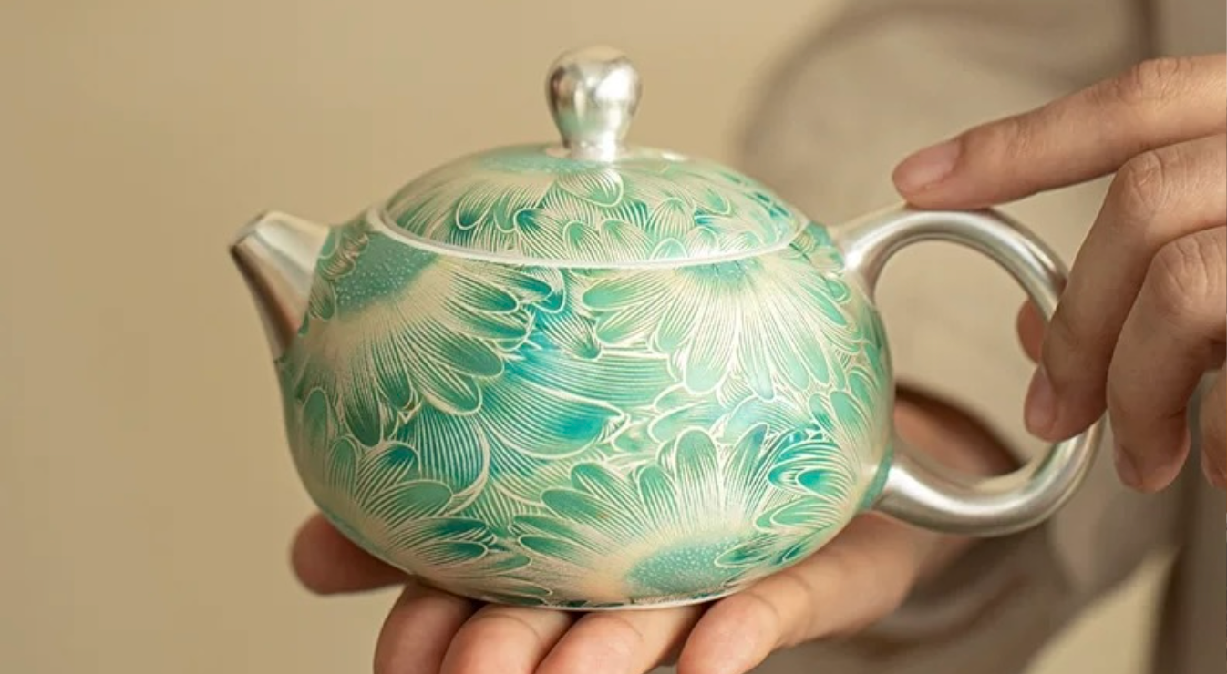 Ephemeral Earth, Eternal Art: The Soul of Jingdezhen Imperial Porcelain