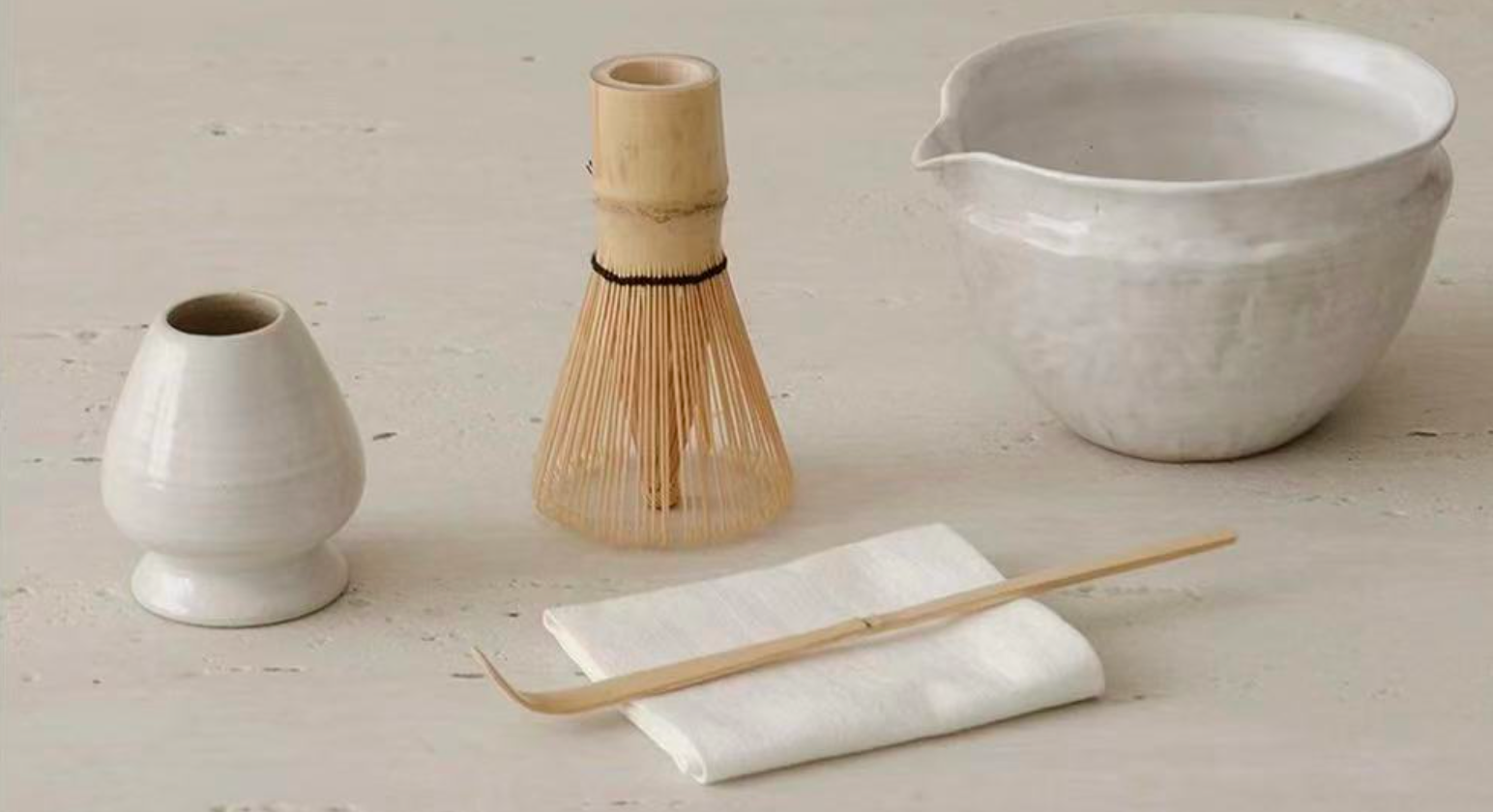 The Soul of Matcha: The Complete Guide to Japanese Matcha Bowls (Chawan) and How to Use Them