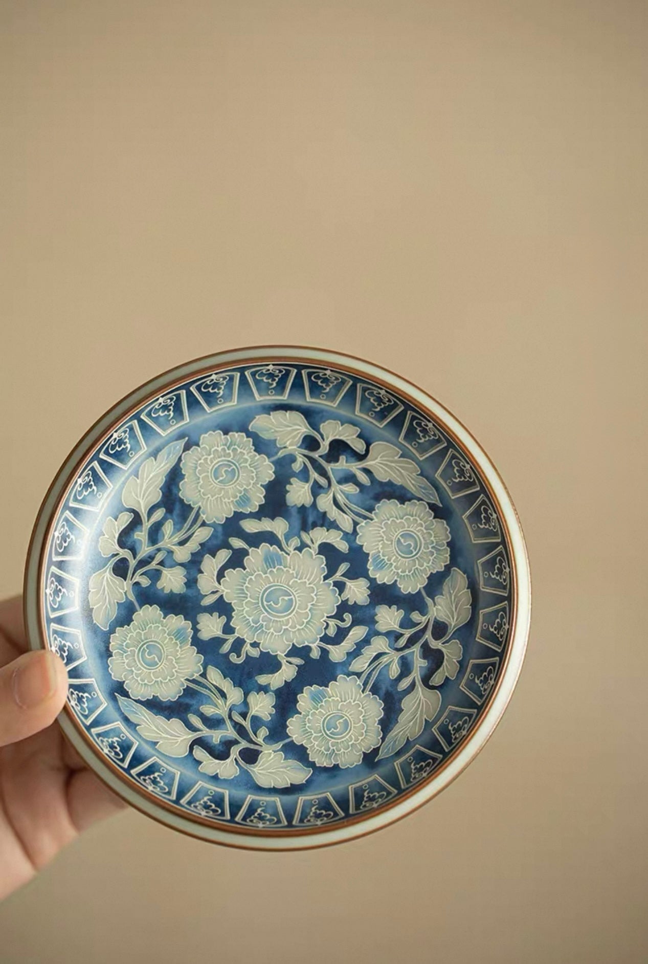 Ru Ware & Yuan Blue-White "Yuanbao" Floating Sancai Gaiwan (Gift Box Set)