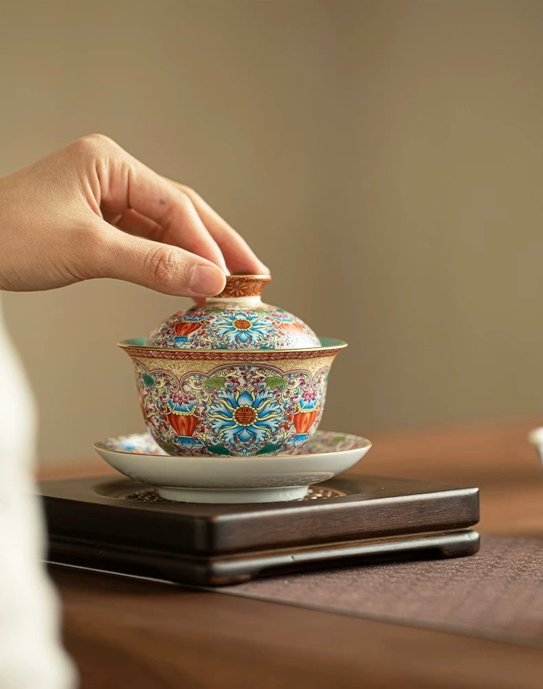 "Splendid Intertwining Lotus" Falangcai Sancai Gaiwan (Large Edition)