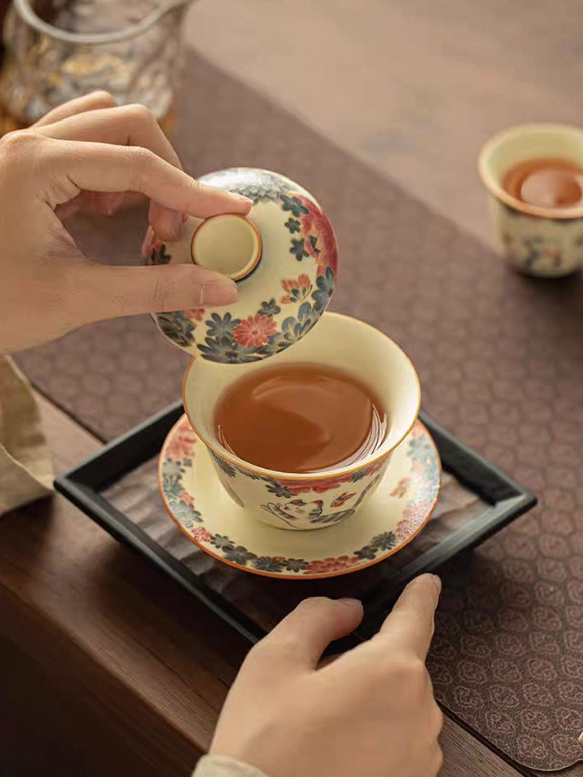 Hand-Painted "Cats in the Garden" Sancai Gaiwan