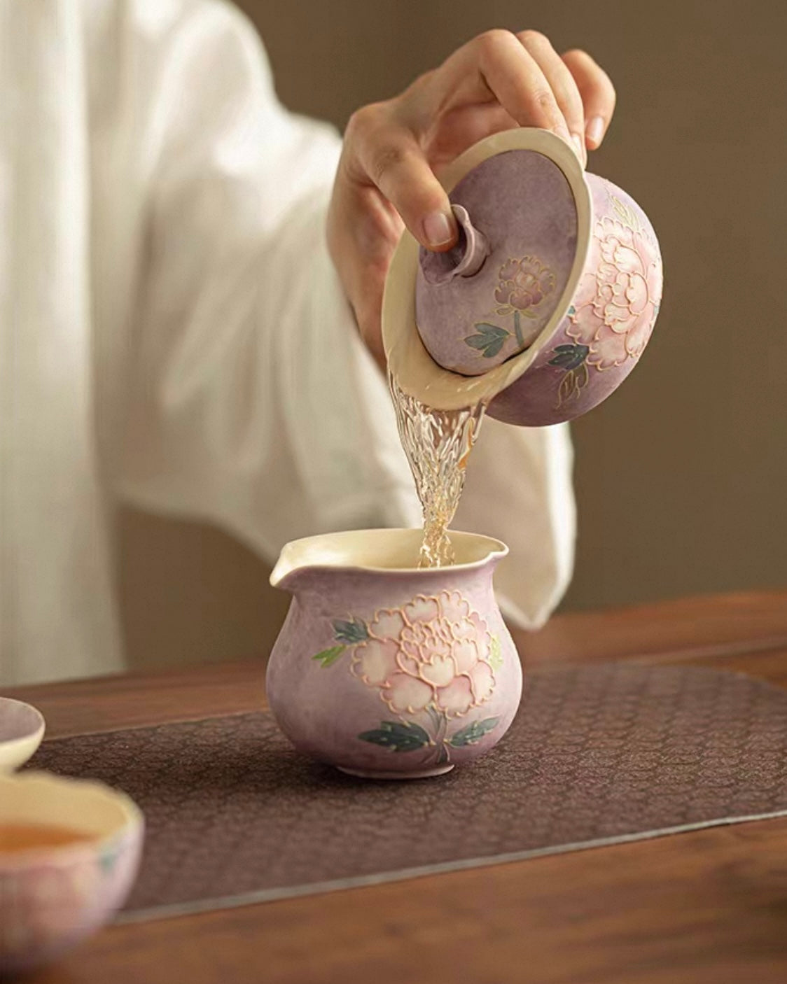 Relief-Sculpted Hand-Painted "Purple Rhyme" Peony Cloth-Bag Gaiwan