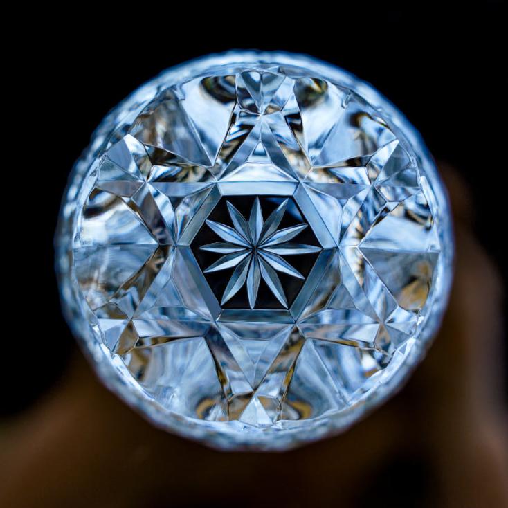 Edo Kiriko Handcrafted Hana Blossom Glass – A Petal of Perfection in Crystal