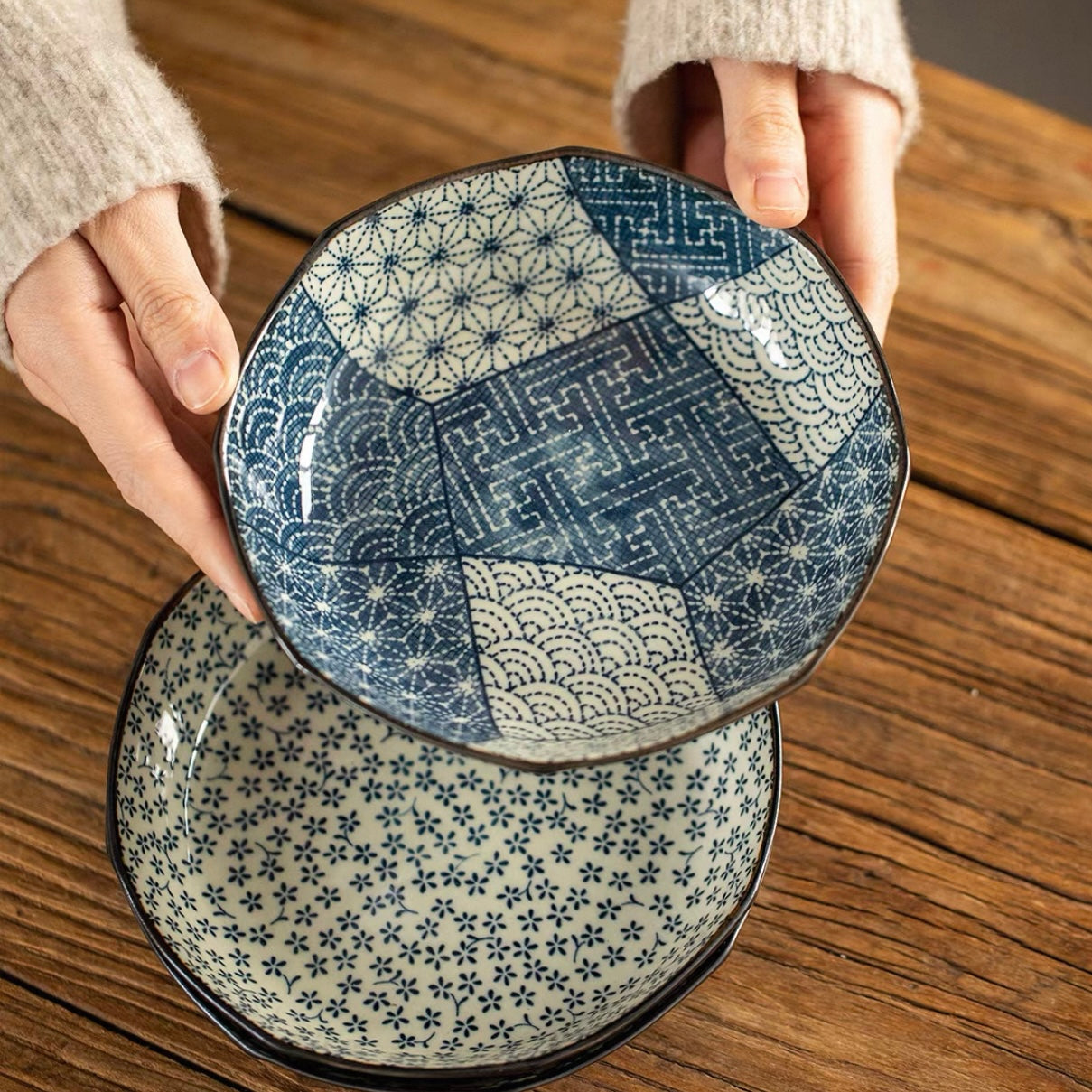Japanese Mino-Ware "Ko-Sometsuke Karakusa" Deep Plate | Artisan Underglaze Tableware