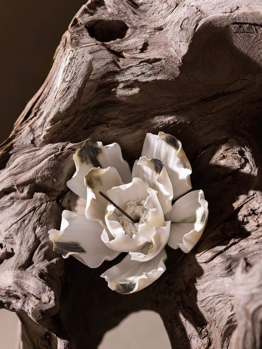 Handcrafted Jingdezhen Ceramic Flower Incense Holder – A Sculptural Expression of Zen Elegance