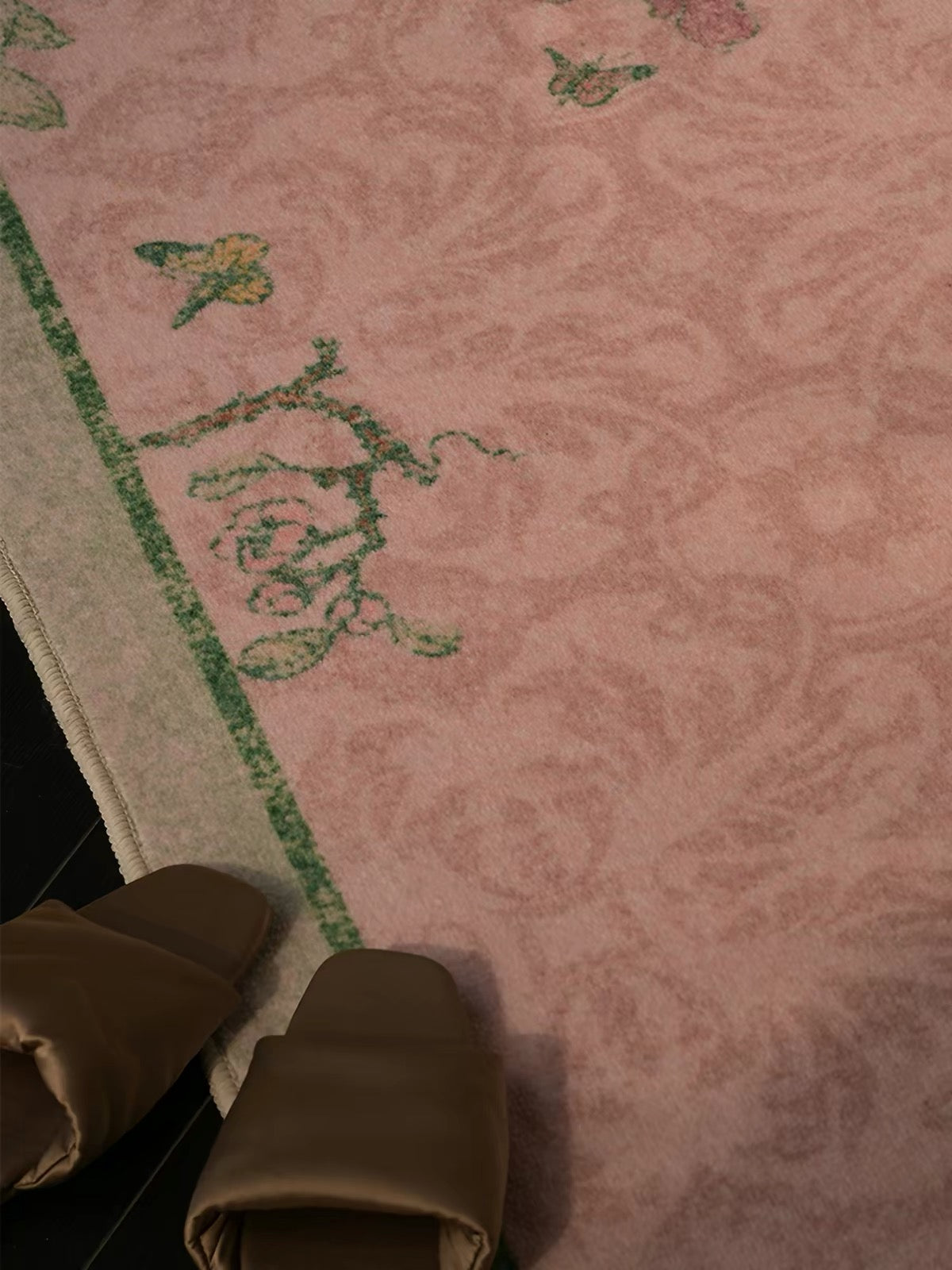 Vintage Pink Butterfly Runner Rug – A Romantic Touch of Timeless Elegance
