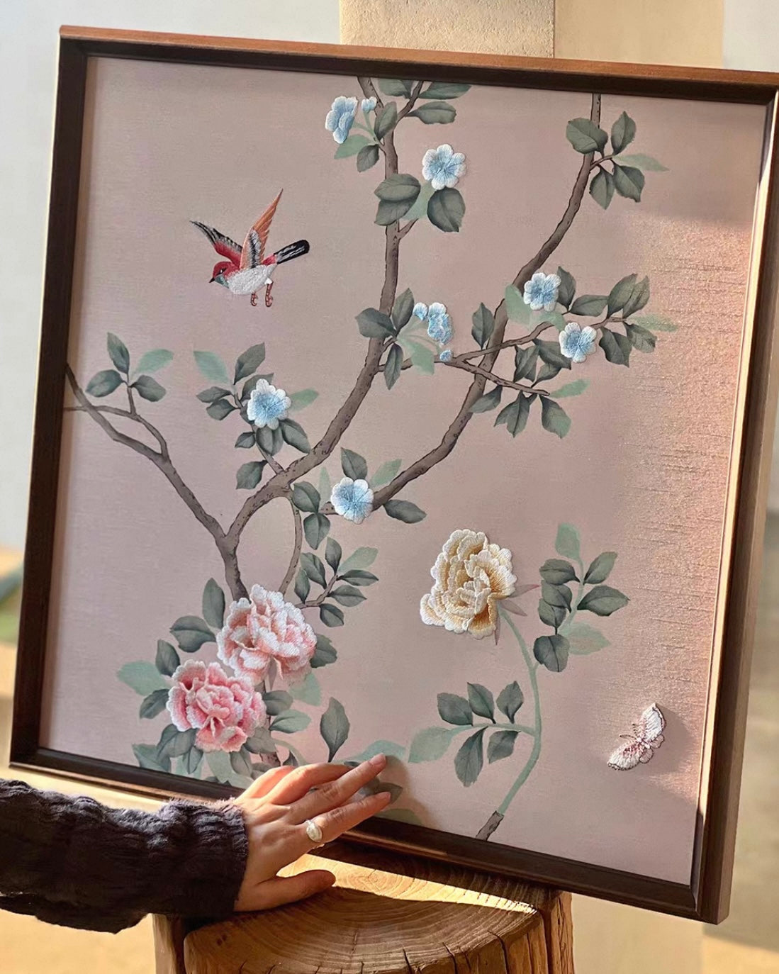 "Flowers and Birds of Prosperity" Embroidered Wall Art – A Timeless Blessing of Fortune and Elegance