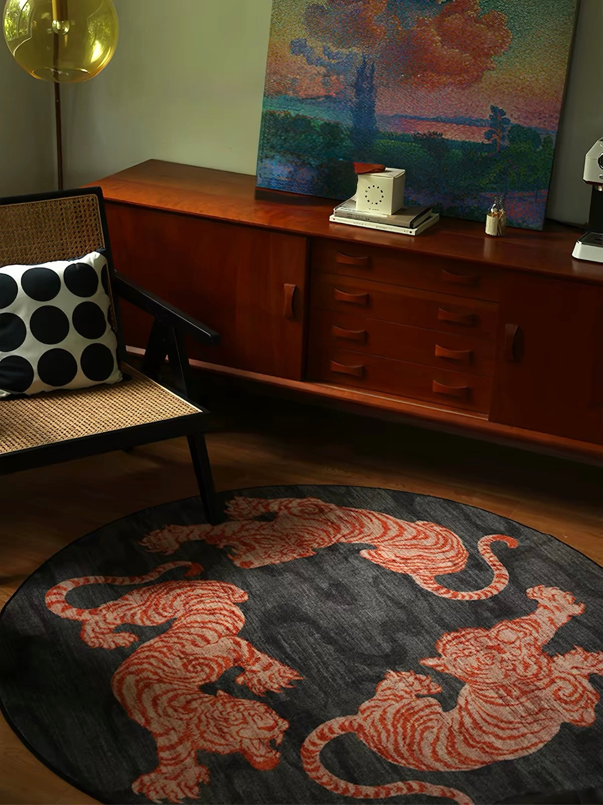 Majestic Tiger Round Rug – Vintage-Inspired Statement Rug for Modern Interiors