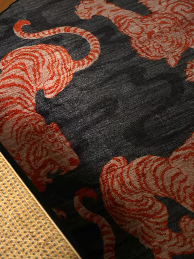 Majestic Tiger Round Rug – Vintage-Inspired Statement Rug for Modern Interiors