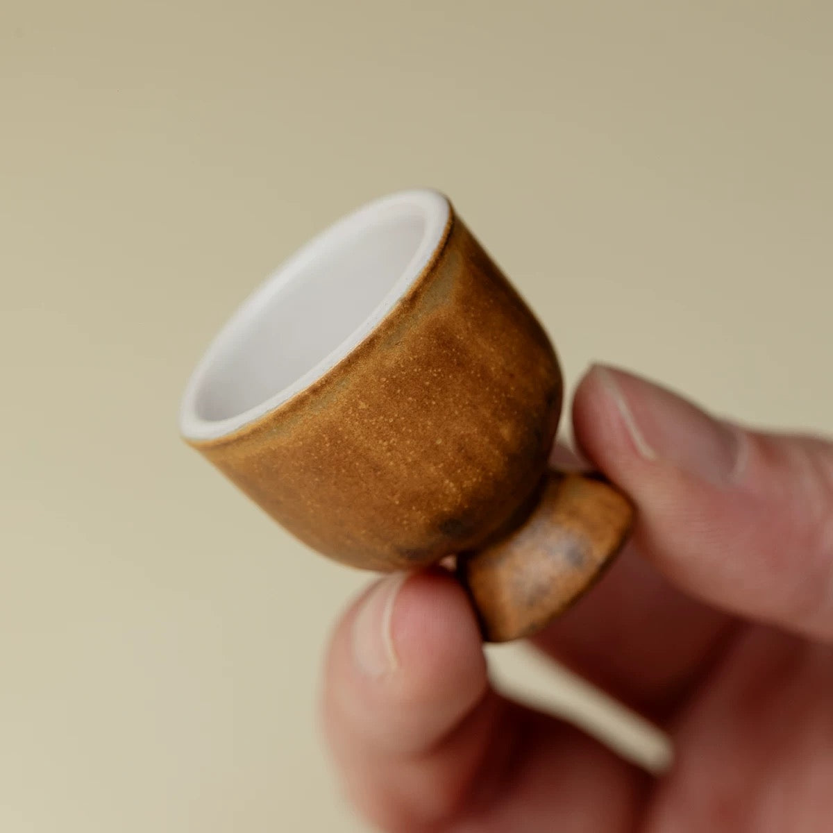 "Solitary Pour" Coarse Pottery Spirit Set | Kiln-Transmuted Ceramic Decanter & Cups