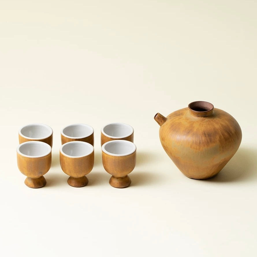 "Solitary Pour" Coarse Pottery Spirit Set | Kiln-Transmuted Ceramic Decanter & Cups