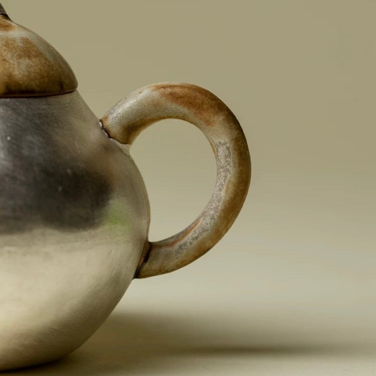 "Silver-Clad Primacy" | Japanese-Style Coarse Pottery Gilded Silver Teapot