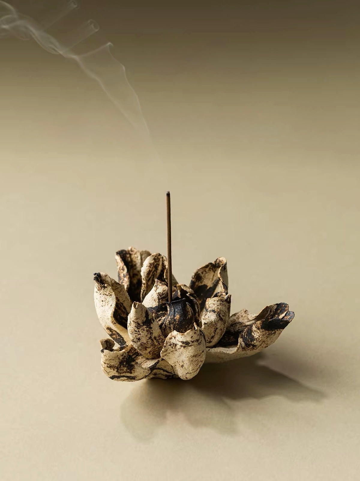Handcrafted Gardenia Ceramic Incense Holder – Artisan Floral Sculpture with Optional Engraved Walnut Base