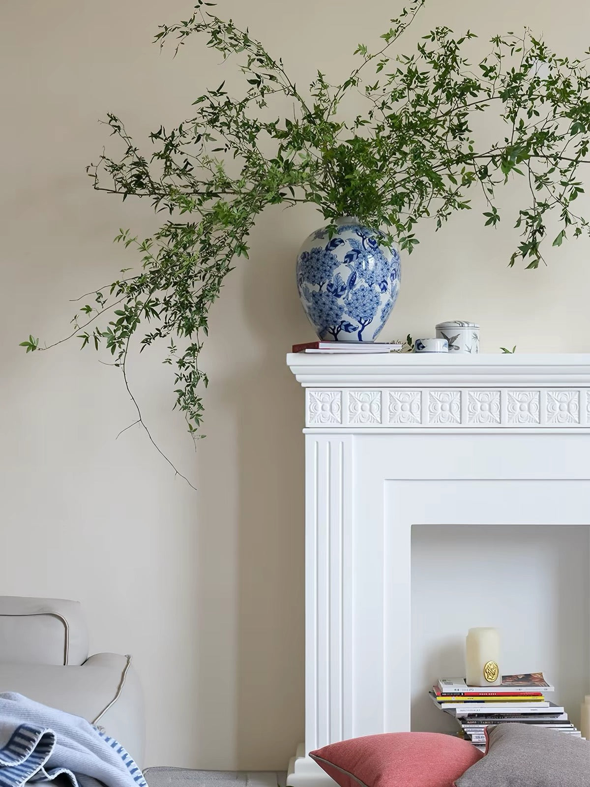 Blue and White Porcelain "Abundance" Vase – Handcrafted Butterfly and Floral Decorative Vase