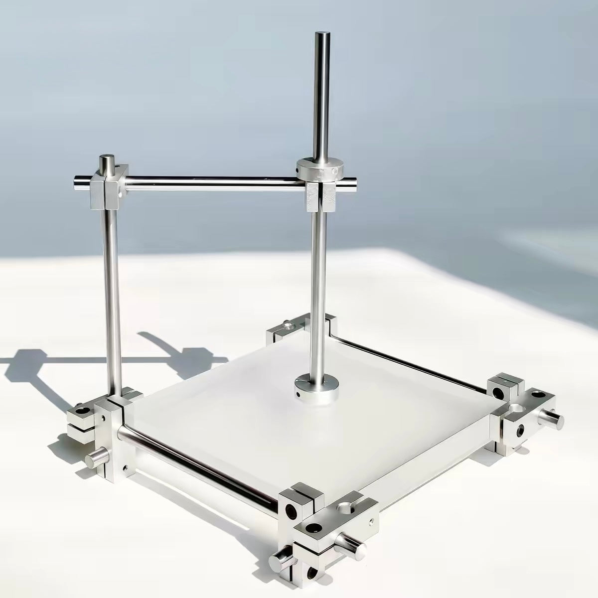 Linea Acrylic Tissue Holder