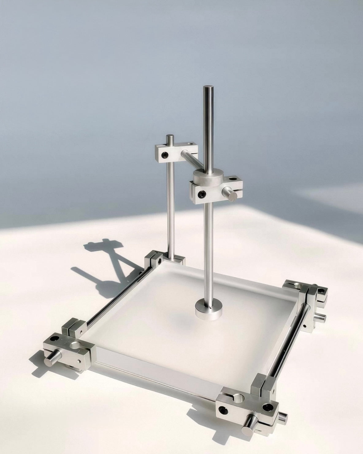 Linea Acrylic Tissue Holder