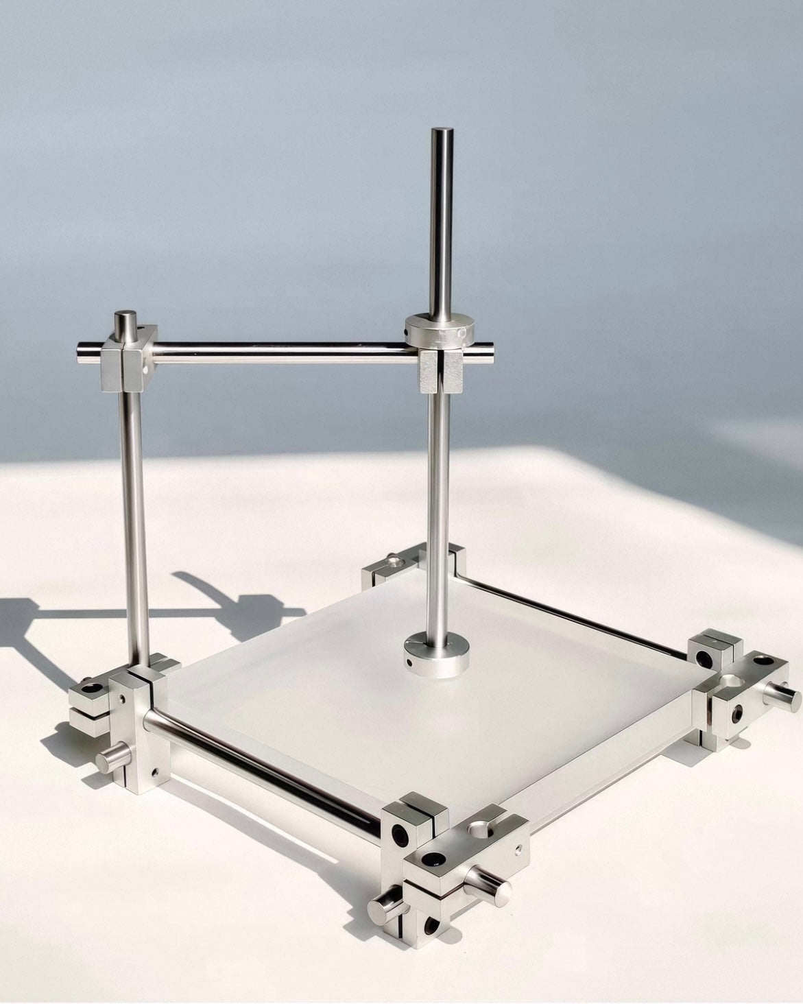 Linea Acrylic Tissue Holder