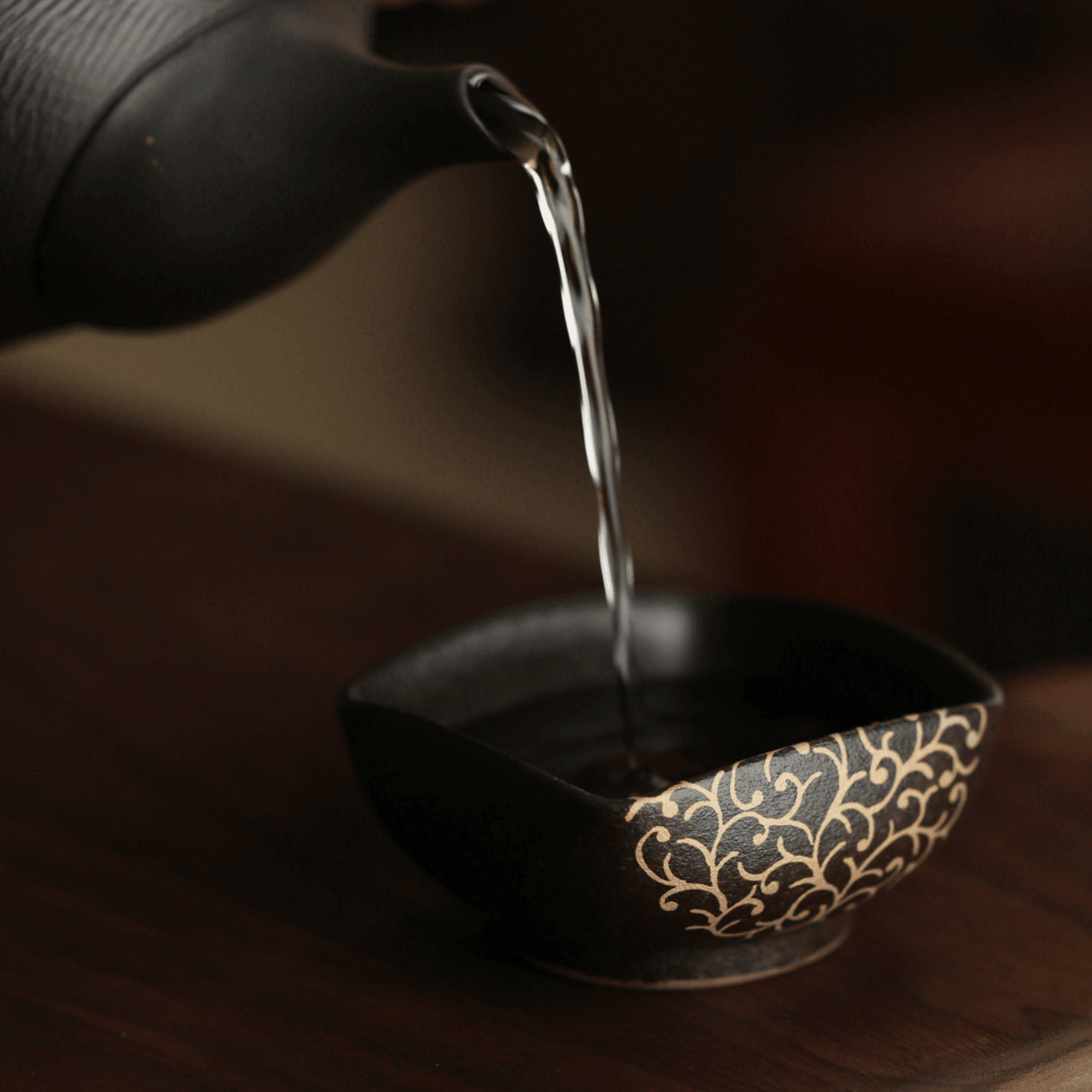 Touetsugama Japanese Golden Glazed Tea Set – A Luminous Journey Through Tradition