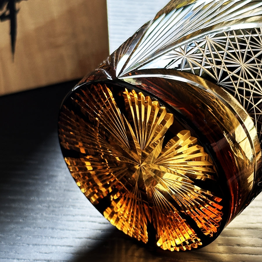 Edo Kiriko Handcrafted Crane Feather Whisky Glass – A Masterpiece of Japanese Artistry