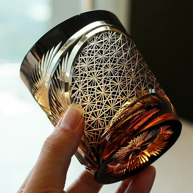 Edo Kiriko Handcrafted Crane Feather Whisky Glass – A Masterpiece of Japanese Artistry