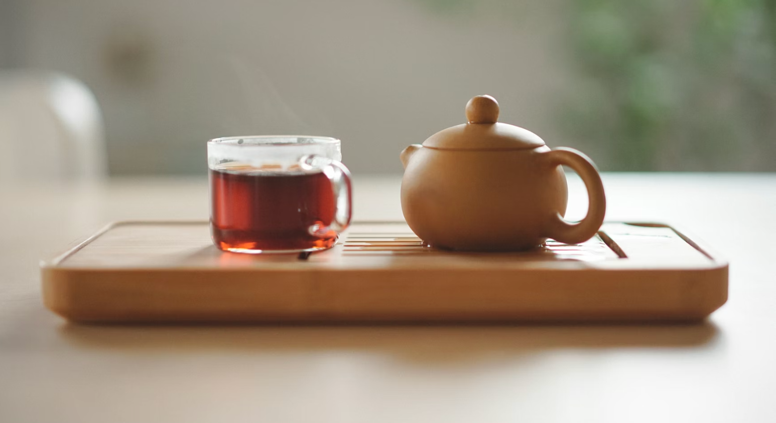 The Silent Dialogue: A Master Guide to the Gongfu Tea Ritual and the Soul of the Gaiwan