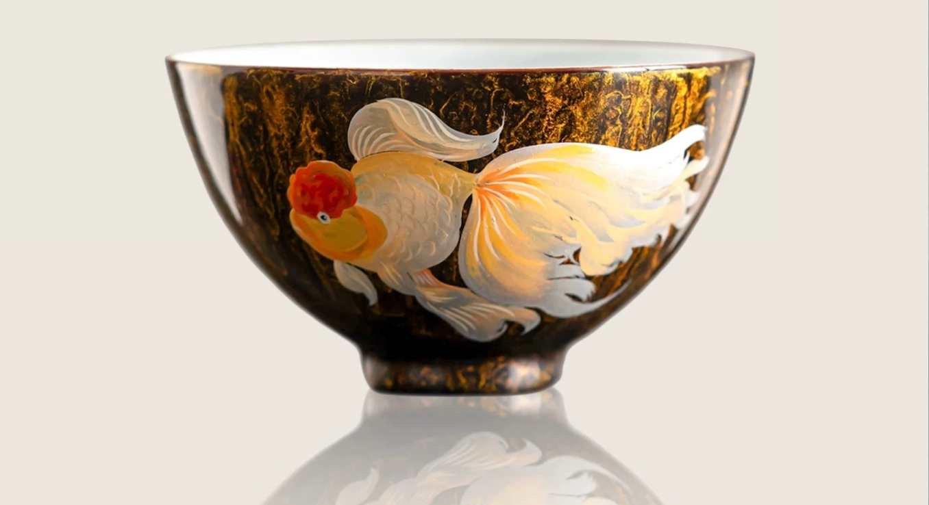The Alchemy of Time: A Definitive Guide to Authentic Lacquerware and the Art of Urushi