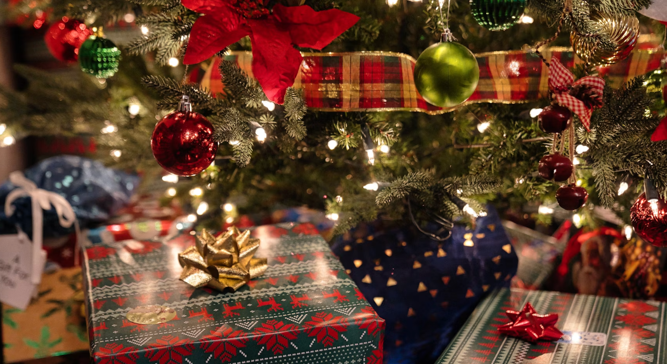 The Ultimate Guide to Choosing Christmas Gifts: Meaningful, Timeless, and Artisan-Made Presents They’ll Treasure Forever