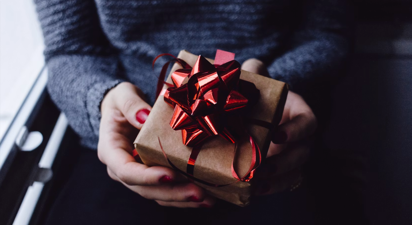 How to Choose the Perfect New Year Gift: A Timeless Guide to Meaningful Luxury Gifting