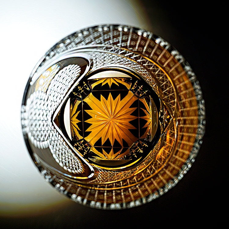 Edo Kiriko Handcrafted Club Crest Whisky Glass – A Mark of Distinction in Crystal