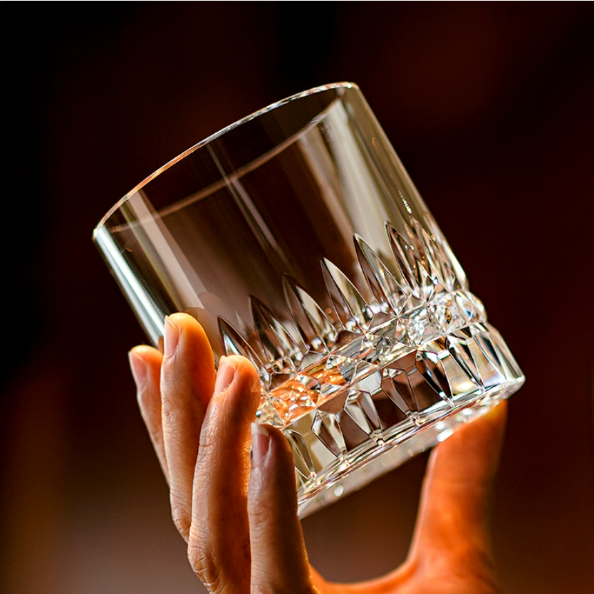 Edo Kiriko Crystal Royale Whisky Glass with Wooden Box – A Regal Expression of Japanese Craftsmanship