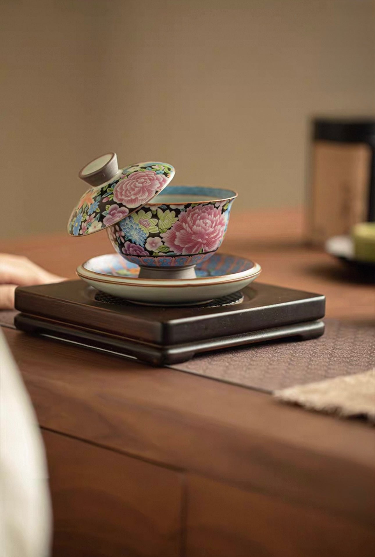 Imitation Song Ru Ware "Blooming Prosperity" Yuanbao Sancai Floating Gaiwan