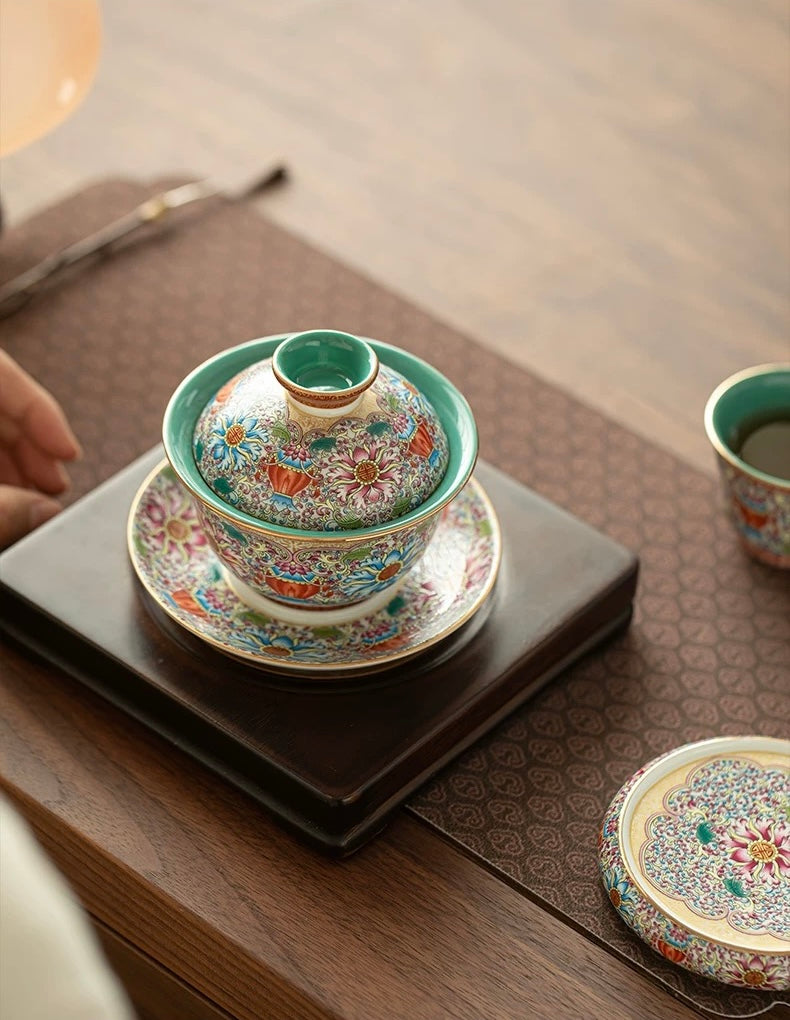 "Splendid Intertwining Lotus" Falangcai Sancai Gaiwan (Large Edition)