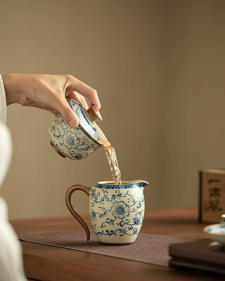 Imitation Song "Yellow Ru" Ware Intertwining Lotus Floating Gaiwan