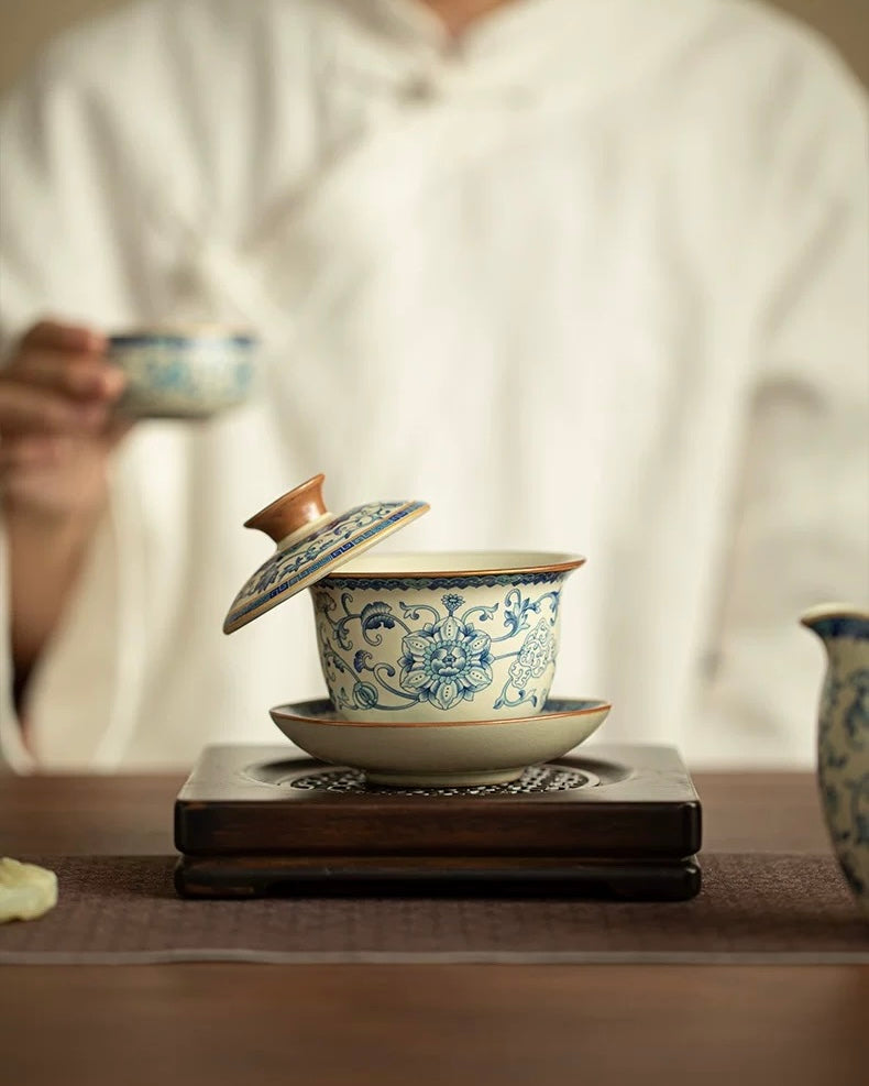 Imitation Song "Yellow Ru" Ware Intertwining Lotus Floating Gaiwan