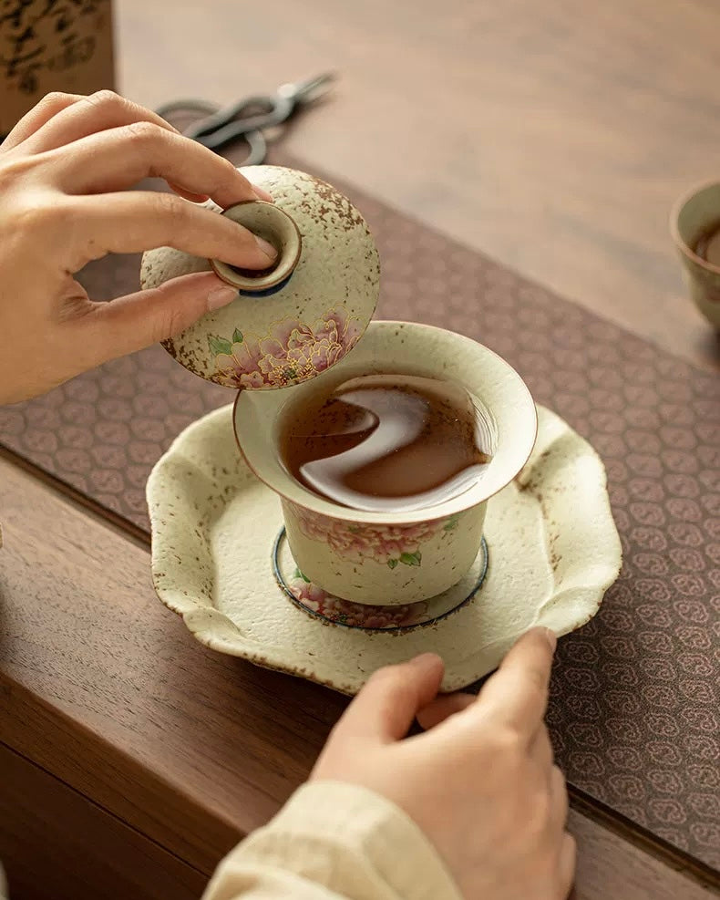 "Golden Thread Peony" Flint-Red Sancai Gaiwan