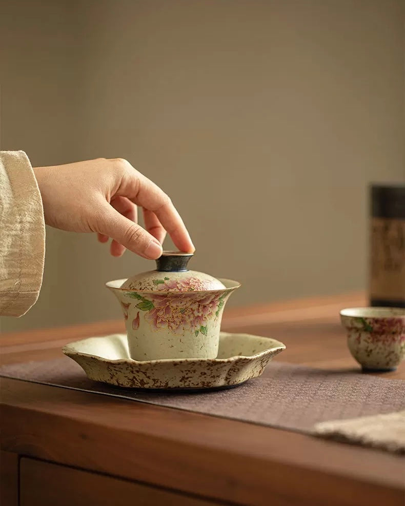 "Golden Thread Peony" Flint-Red Sancai Gaiwan
