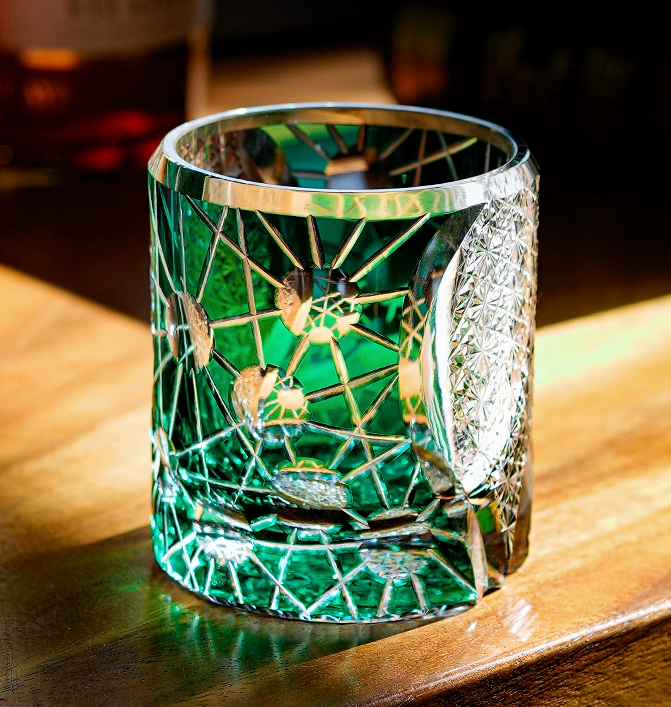 Edo Kiriko Handcrafted Night Jewel Whisky Glass – A Glimmer of Midnight Majesty