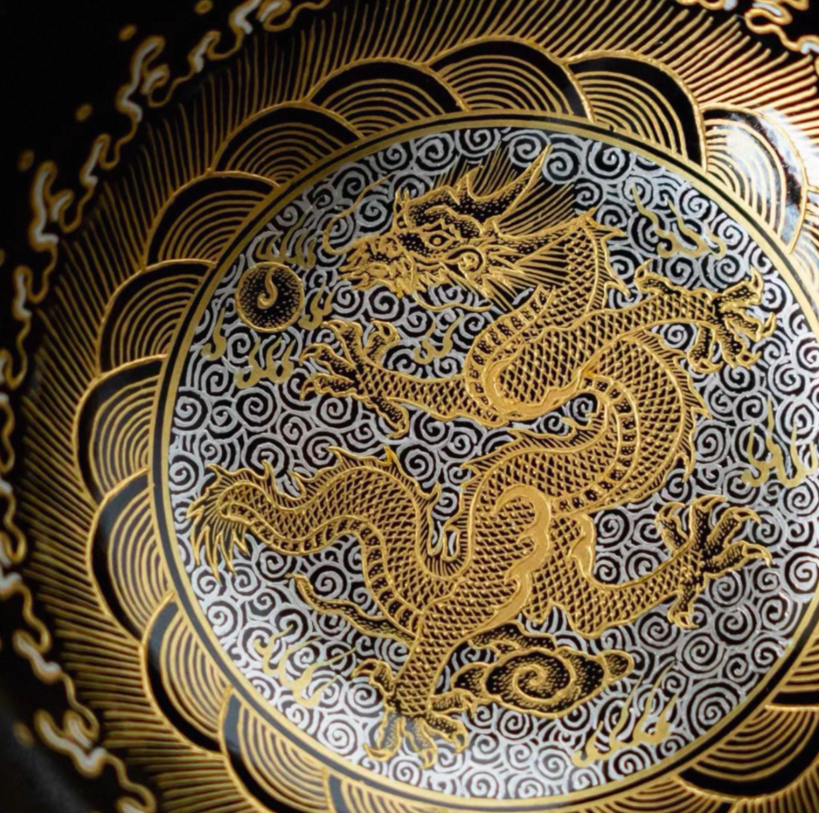 [Heirloom Collections] Tang Dynasty Inspired: "Dunhuang Dragon" Falangcai Palm Cup – Exquisitely Handcrafted with Gold & Silver Embellishments