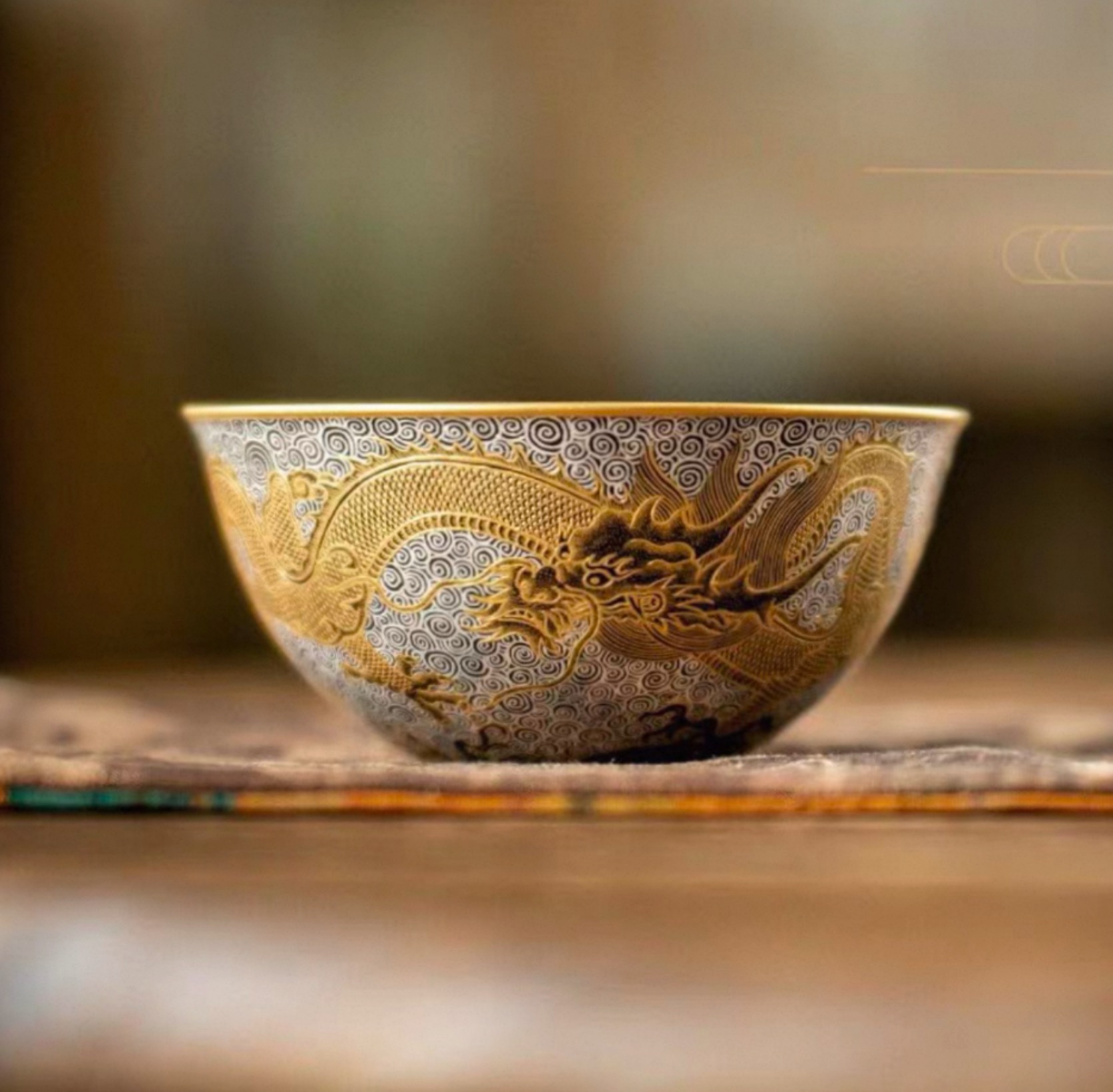 [Heirloom Collections] Tang Dynasty Inspired: "Dunhuang Dragon" Falangcai Palm Cup – Exquisitely Handcrafted with Gold & Silver Embellishments
