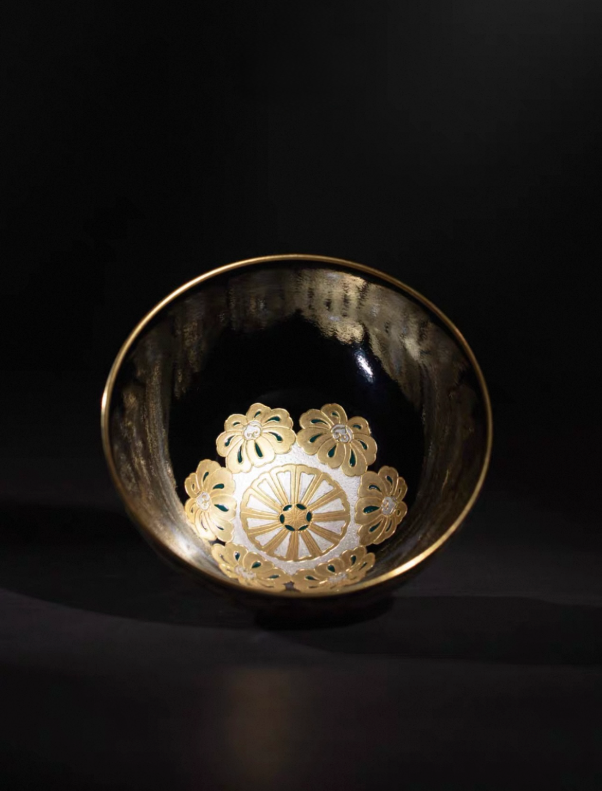 [Heirloom Collections] Imperial Grandeur: "Flourishing Branches" Porcelain Teacup – Masterfully Adorned with Falangcai Enamel, Gold, and Silver from Jingdezhen