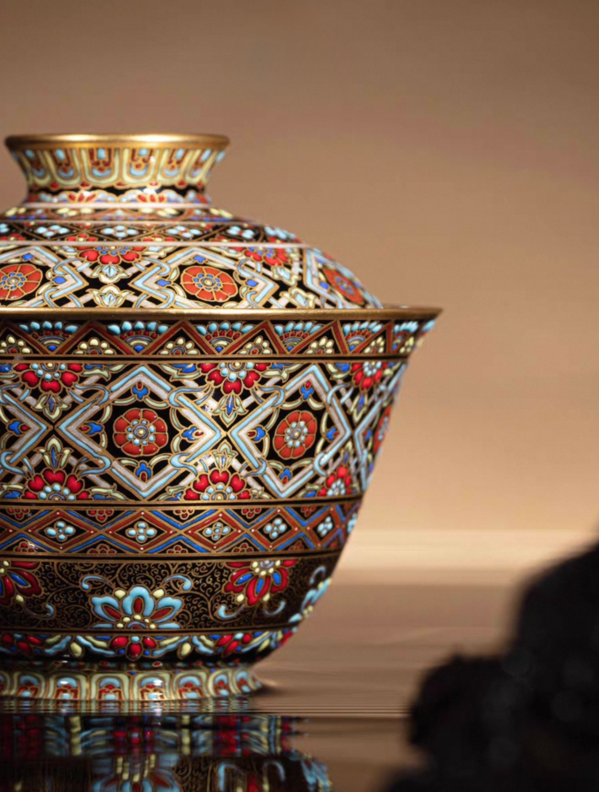 [Heirloom Collections] Imperial Grandeur: "Lustrous Grace of Dunhuang" Gaiwan & Master Cup Set – Handcrafted with Gold, Silver, and Falangcai Enamel from Jingdezhen