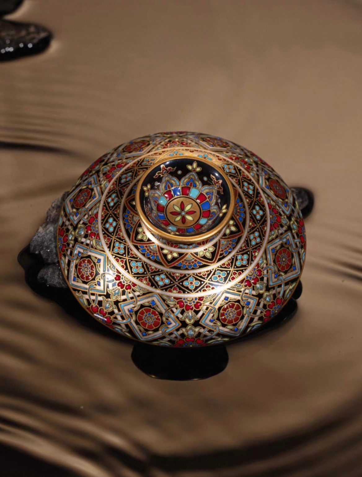 [Heirloom Collections] Imperial Grandeur: "Lustrous Grace of Dunhuang" Gaiwan & Master Cup Set – Handcrafted with Gold, Silver, and Falangcai Enamel from Jingdezhen