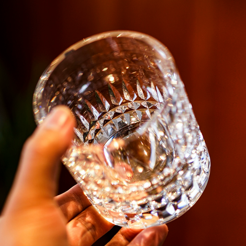 Edo Kiriko Crystal Royale Whisky Glass with Wooden Box – A Regal Expression of Japanese Craftsmanship