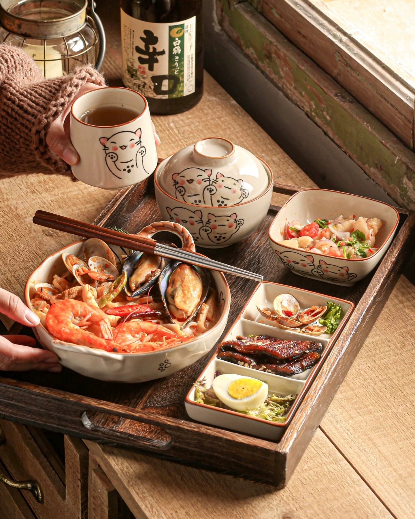 9-Piece Japanese Handmade Ramen Tableware Set: Cat and Fish Motif