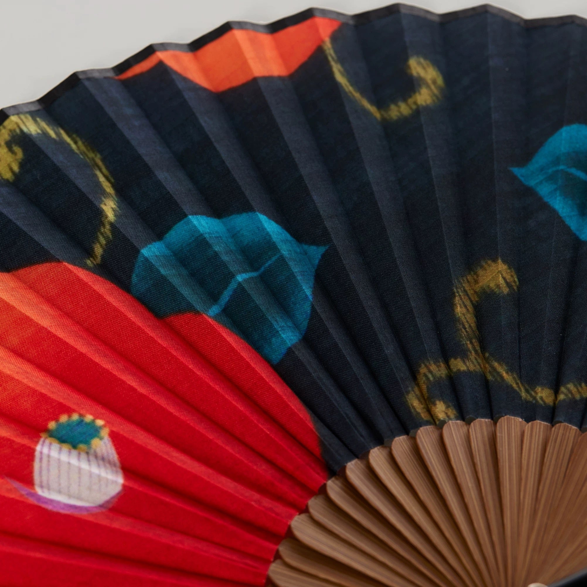 Camellia Whisper | Handcrafted Silk Folding Fan with Custom Engraving