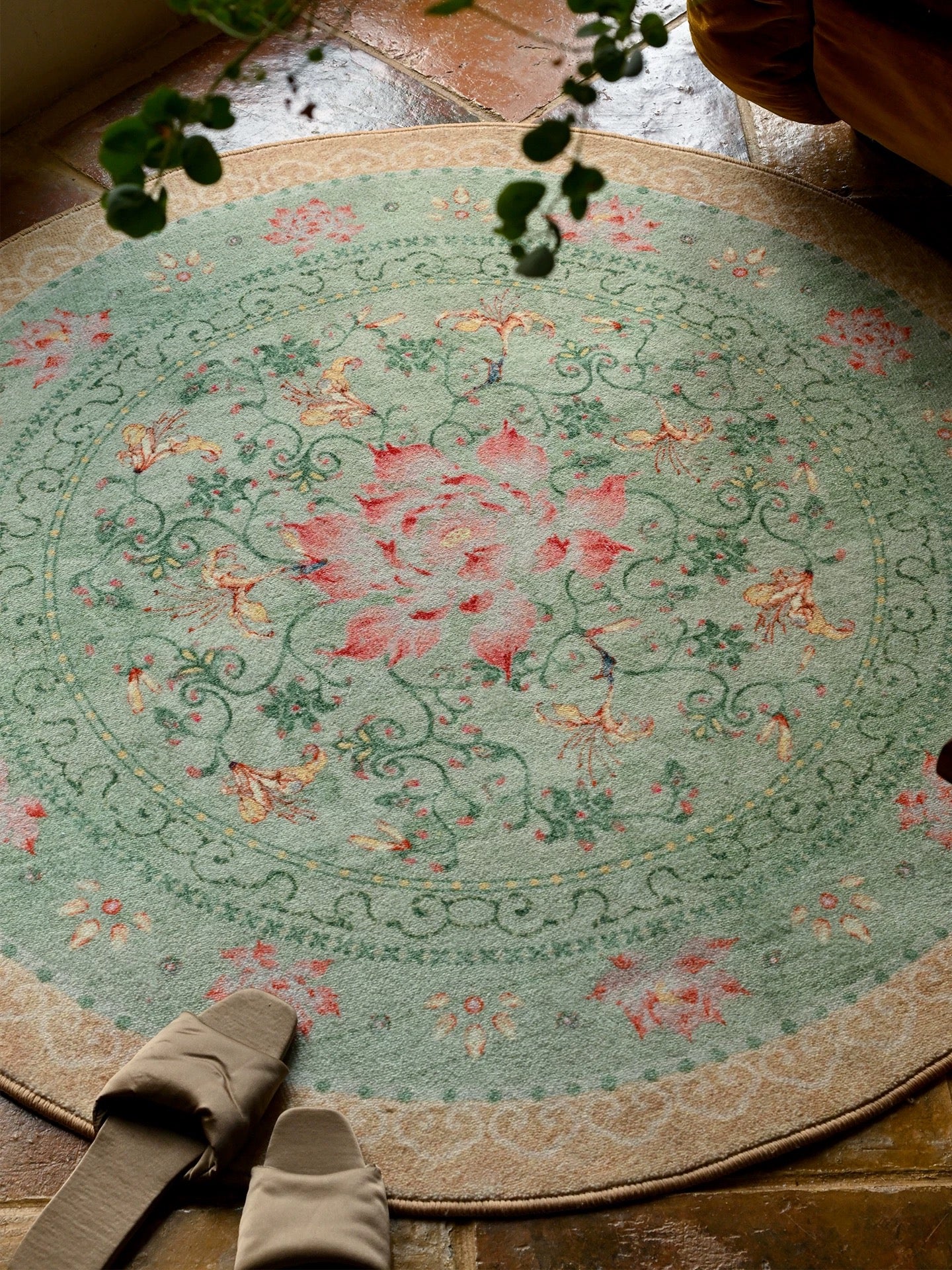Lotus and Ruyi Round Rug