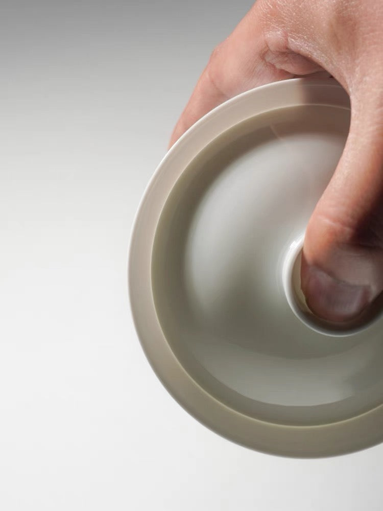Cloudlight Eggshell Porcelain Gaiwan