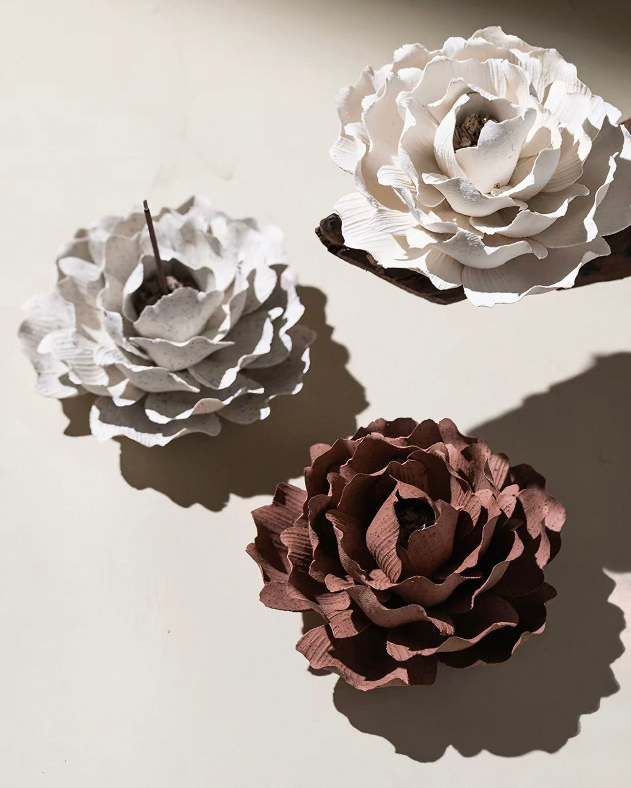 Jingdezhen Hand-Sculpted Ceramic Flower Incense Holder and Aroma Diffuser