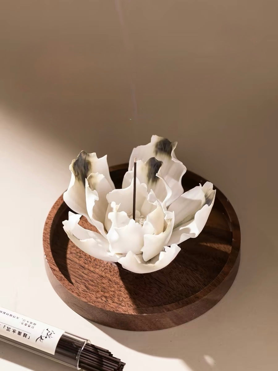 Handcrafted Jingdezhen Ceramic Flower Incense Holder – A Sculptural Expression of Zen Elegance